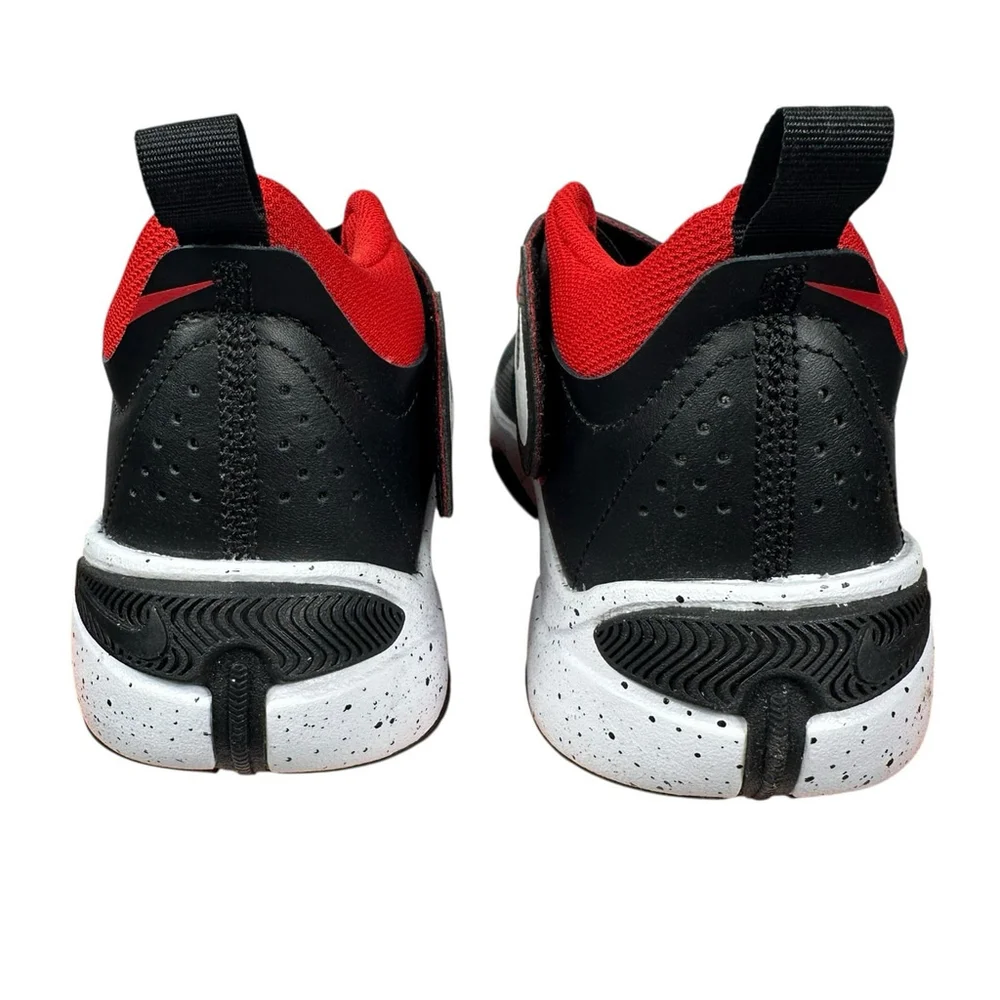 Nike Team Hustle D 11 Big Kids GS Basketball Shoe Bred Black Red 6.5Y DV8996-003